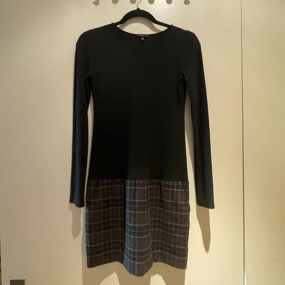 Black Theory Shift Dress - Picture 1 of 9
